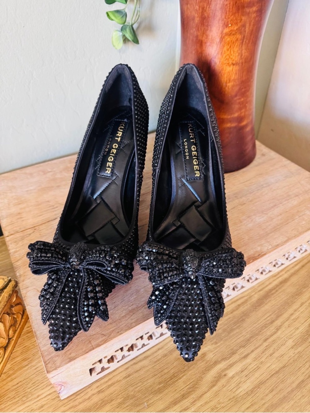 Kurt Geiger Crystal Embellished Heels Bow Detail Black Size 10 - Picture 4 of 6